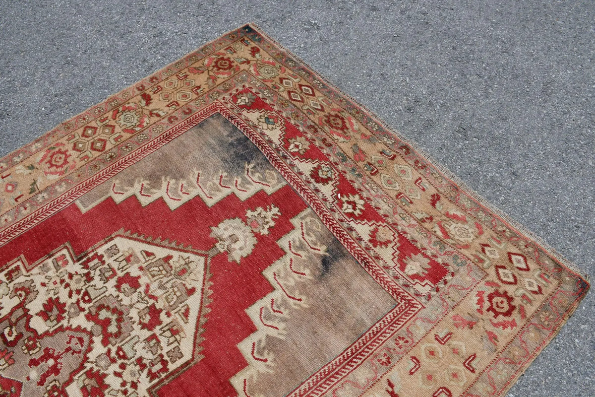 XL Vintage Turkish Accent Area rug 5.2 x 9.1 ft