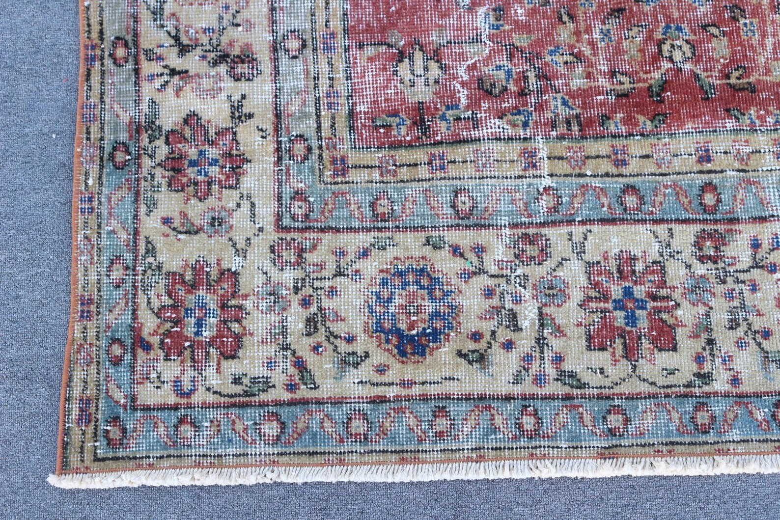 XL Vintage Turkish Accent Area Rug 6.8 x 10.3 ft