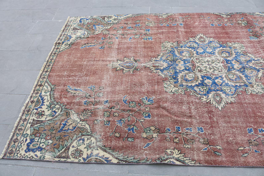 XL Vintage Turkish Accent Area Rug 6.1 x 10 ft