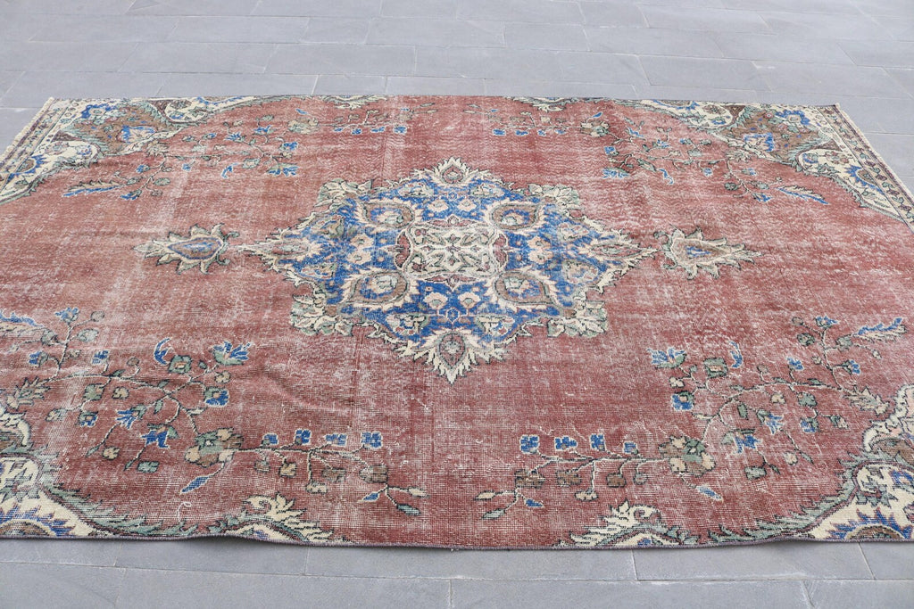 XL Vintage Turkish Accent Area Rug 6.1 x 10 ft