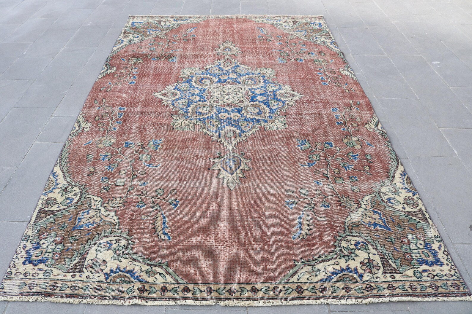 XL Vintage Turkish Accent Area Rug 6.1 x 10 ft