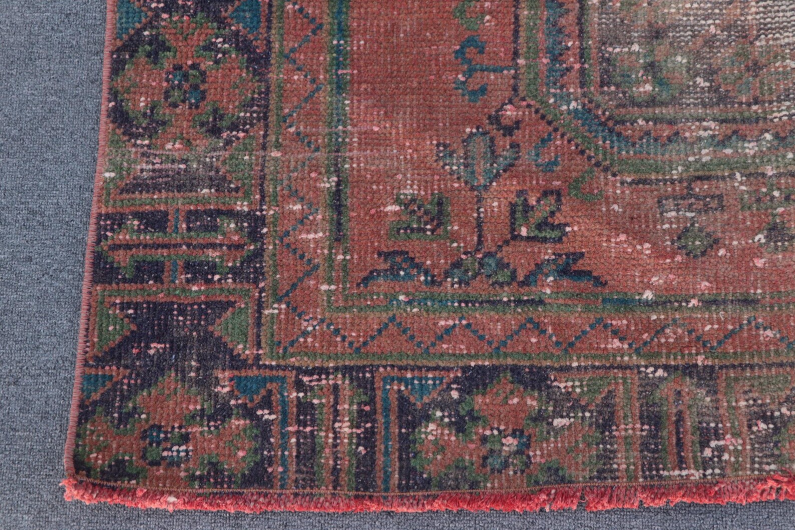 Vintage Turkish Accent Area rug 3.9 x 11 ft