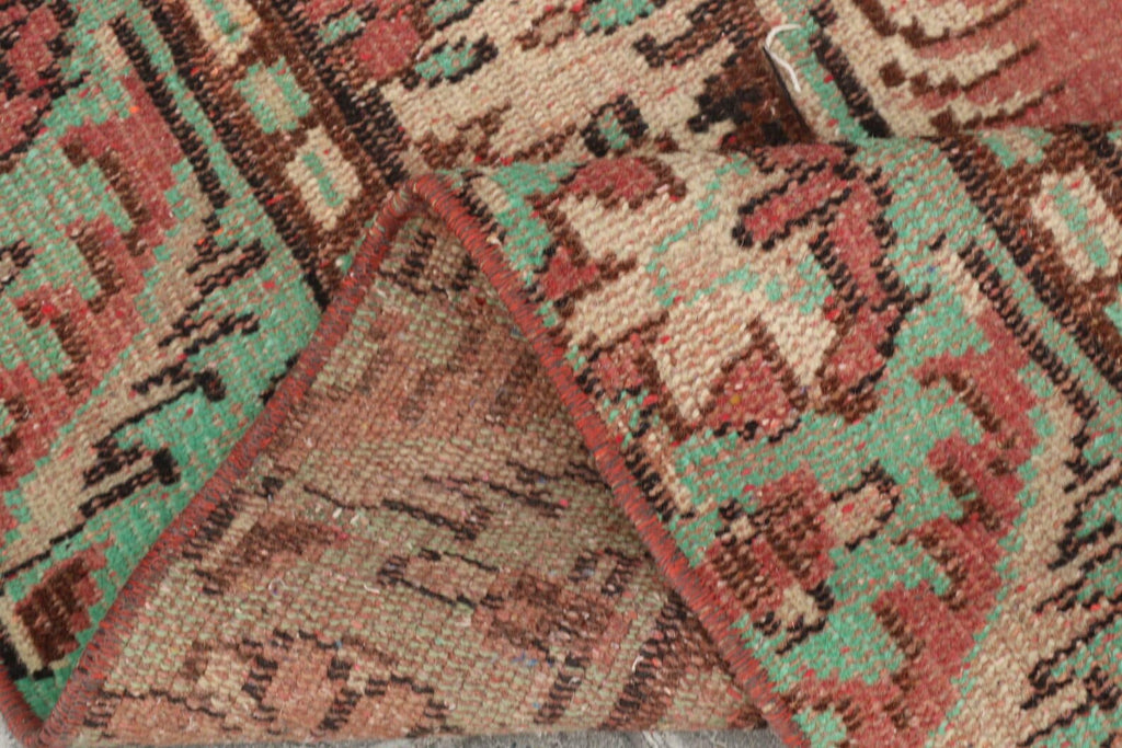 Vintage Turkish Accent Area rug 5.6 x 9.1 ft