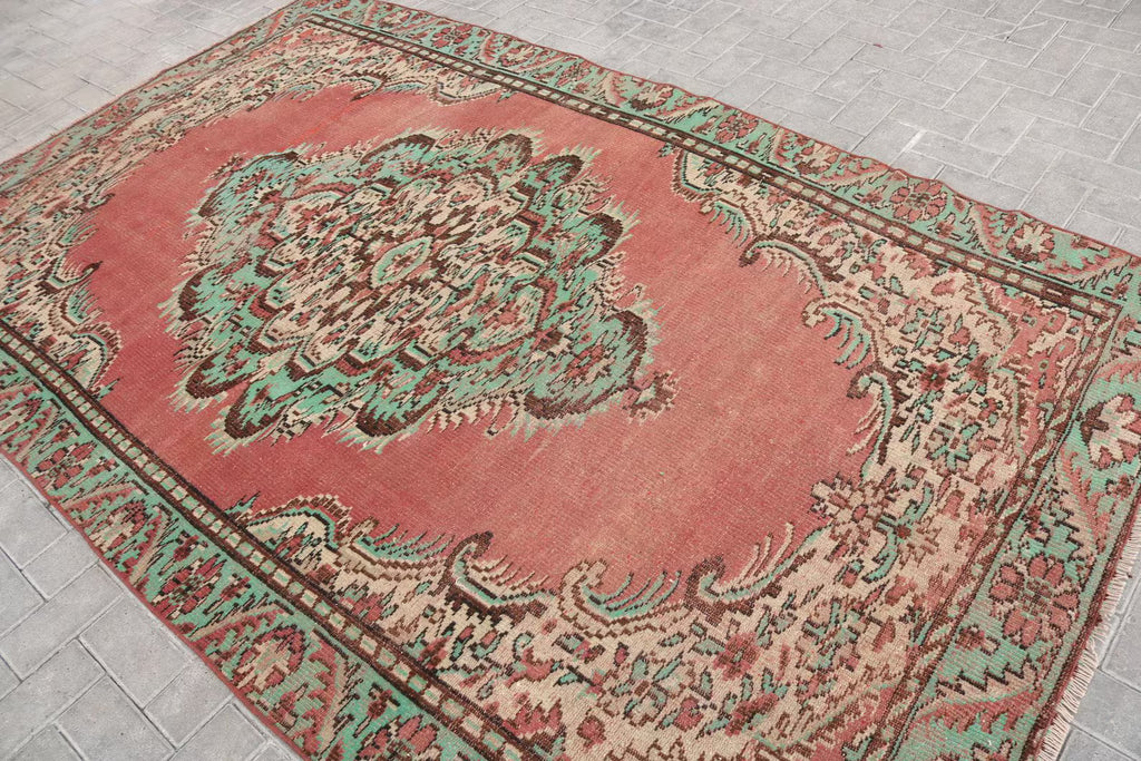 Vintage Turkish Accent Area rug 5.6 x 9.1 ft