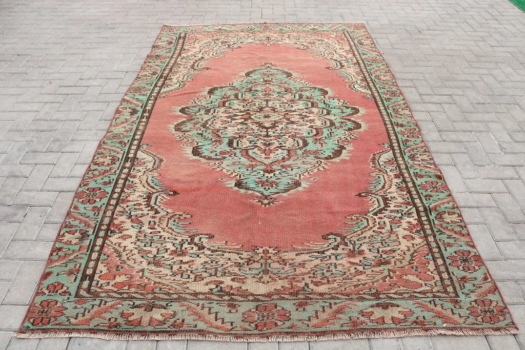 Vintage Turkish Accent Area rug 5.6 x 9.1 ft