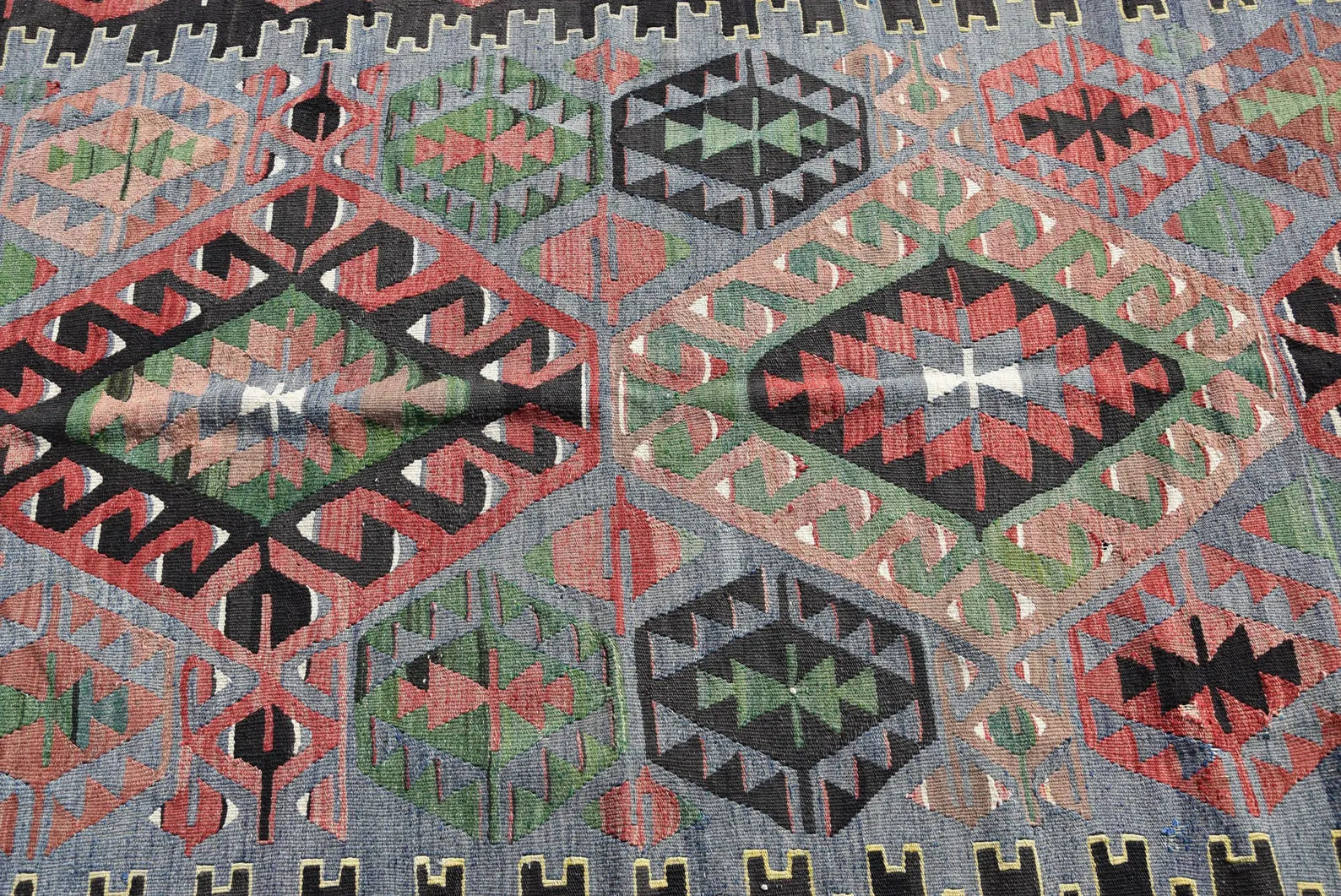 Vintage Turkish Accent Area rug 4.8 x 10 ft
