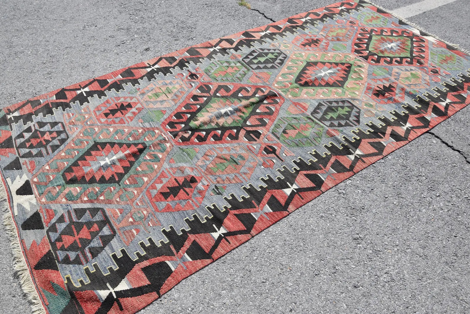 Vintage Turkish Accent Area rug 4.8 x 10 ft