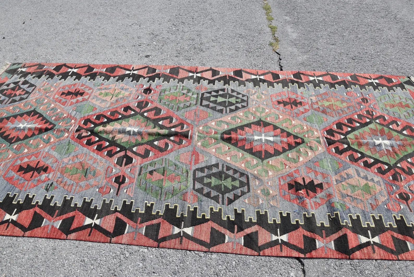 Vintage Turkish Accent Area rug 4.8 x 10 ft