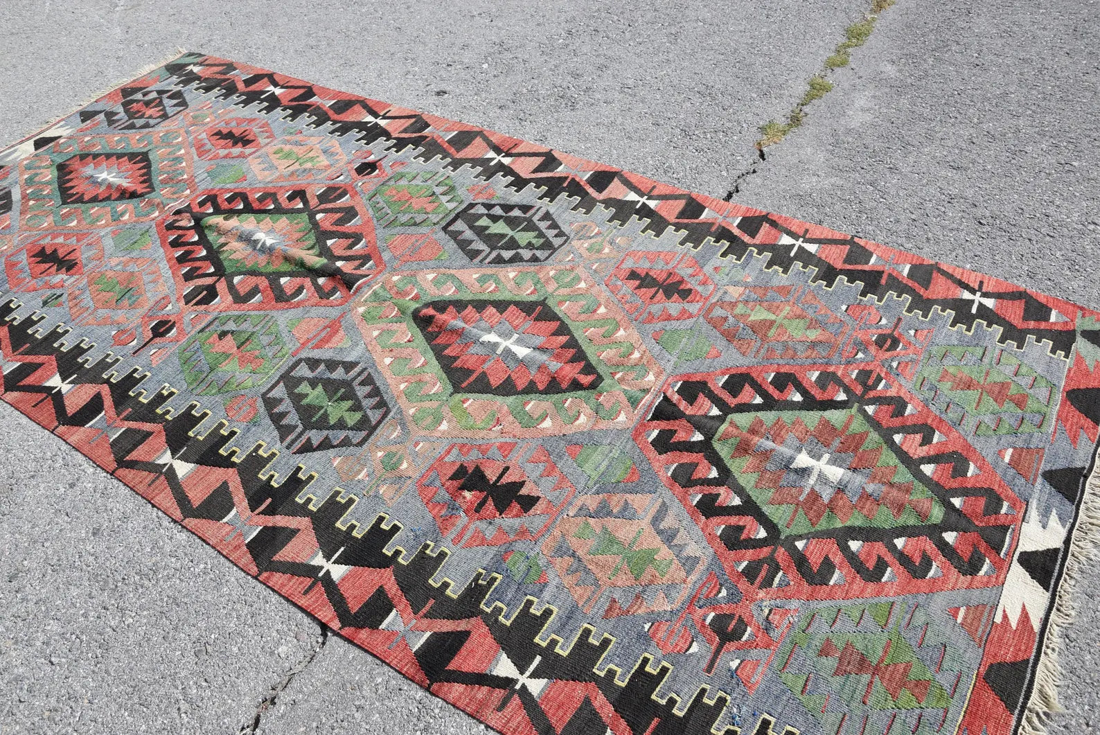 Vintage Turkish Accent Area rug 4.8 x 10 ft