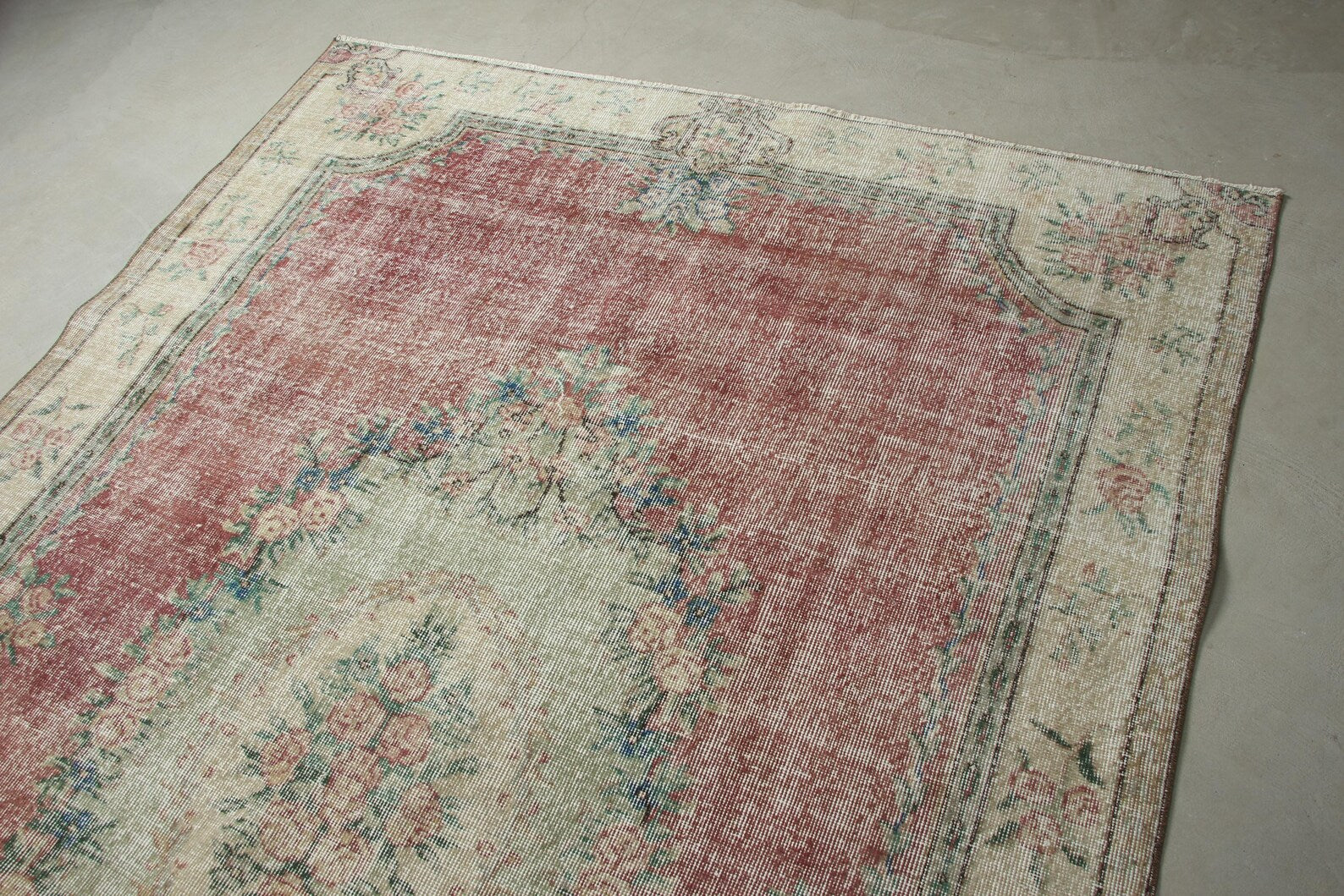 XL Vintage Turkish Accent Area Rug 6.2 x 9.1 ft