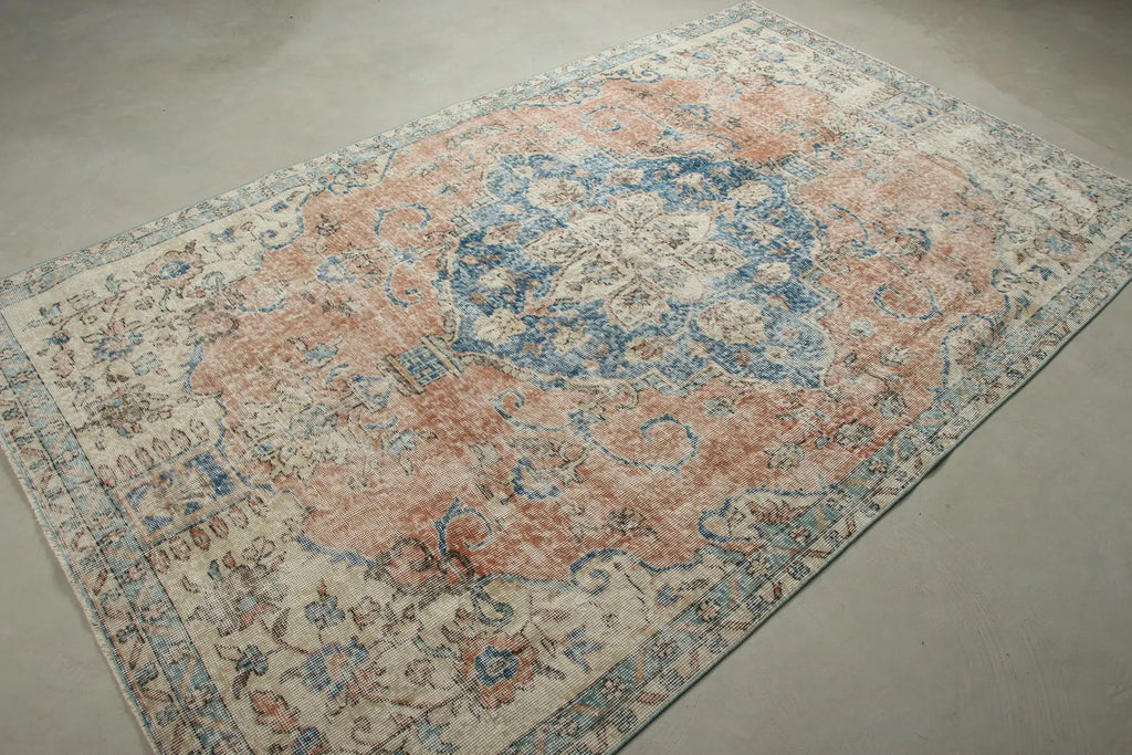 XL Vintage Turkish Accent Area Rug 5.2 x 8.6 ft