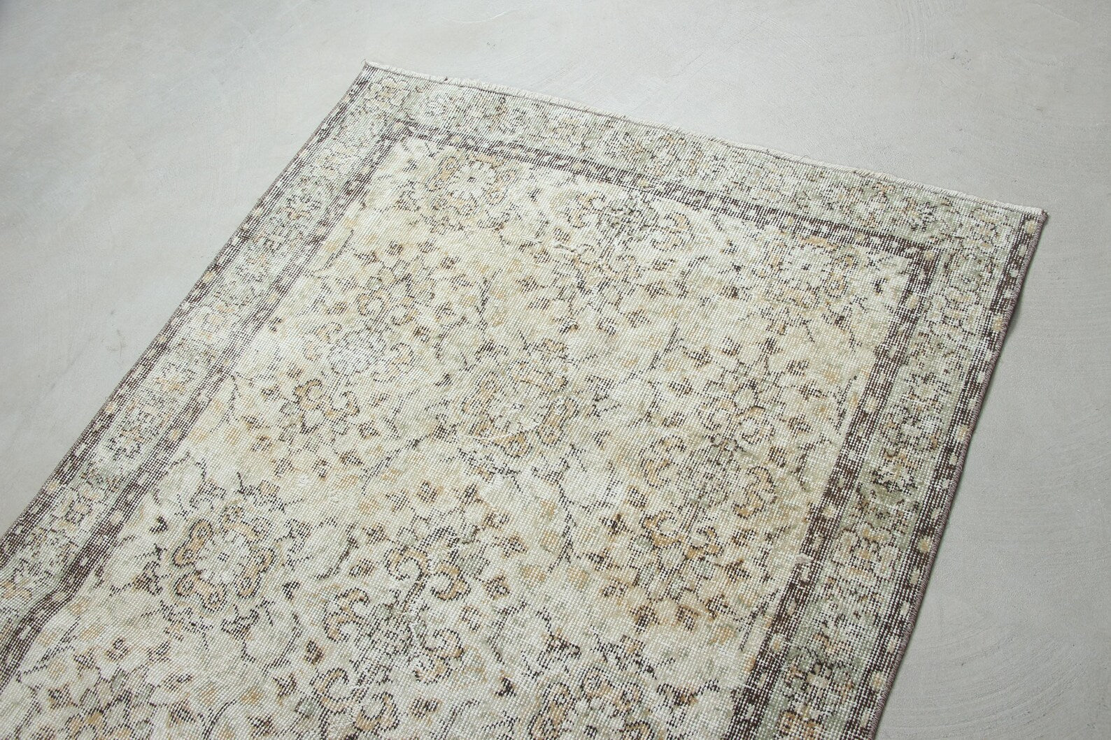 Vintage Turkish Accent Area Rug 3.7 x 6.6 ft