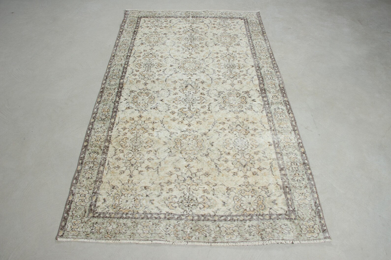 Vintage Turkish Accent Area Rug 3.7 x 6.6 ft