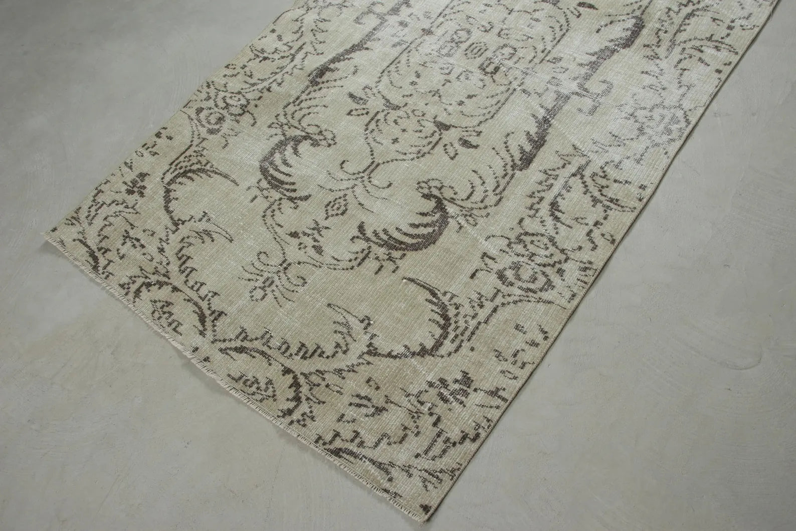 Vintage Turkish Accent Area rug 3.8 x 7.1 ft