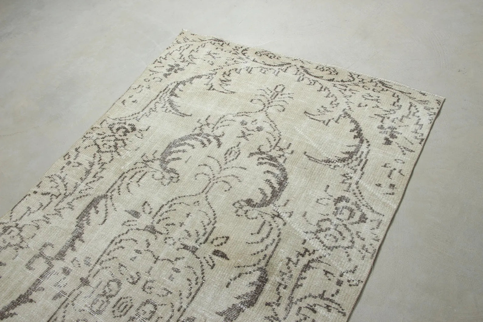 Vintage Turkish Accent Area rug 3.8 x 7.1 ft