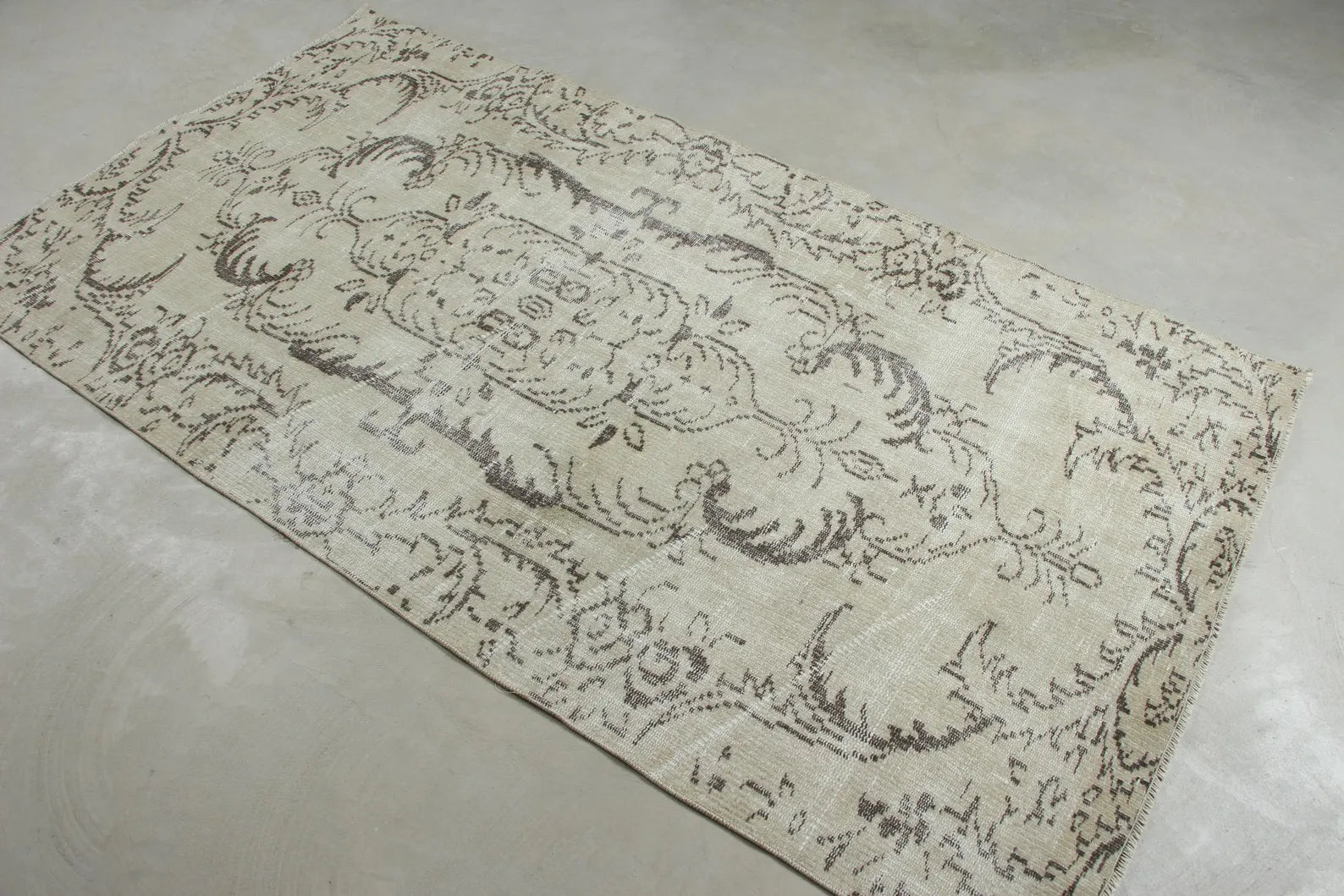 Vintage Turkish Accent Area rug 3.8 x 7.1 ft