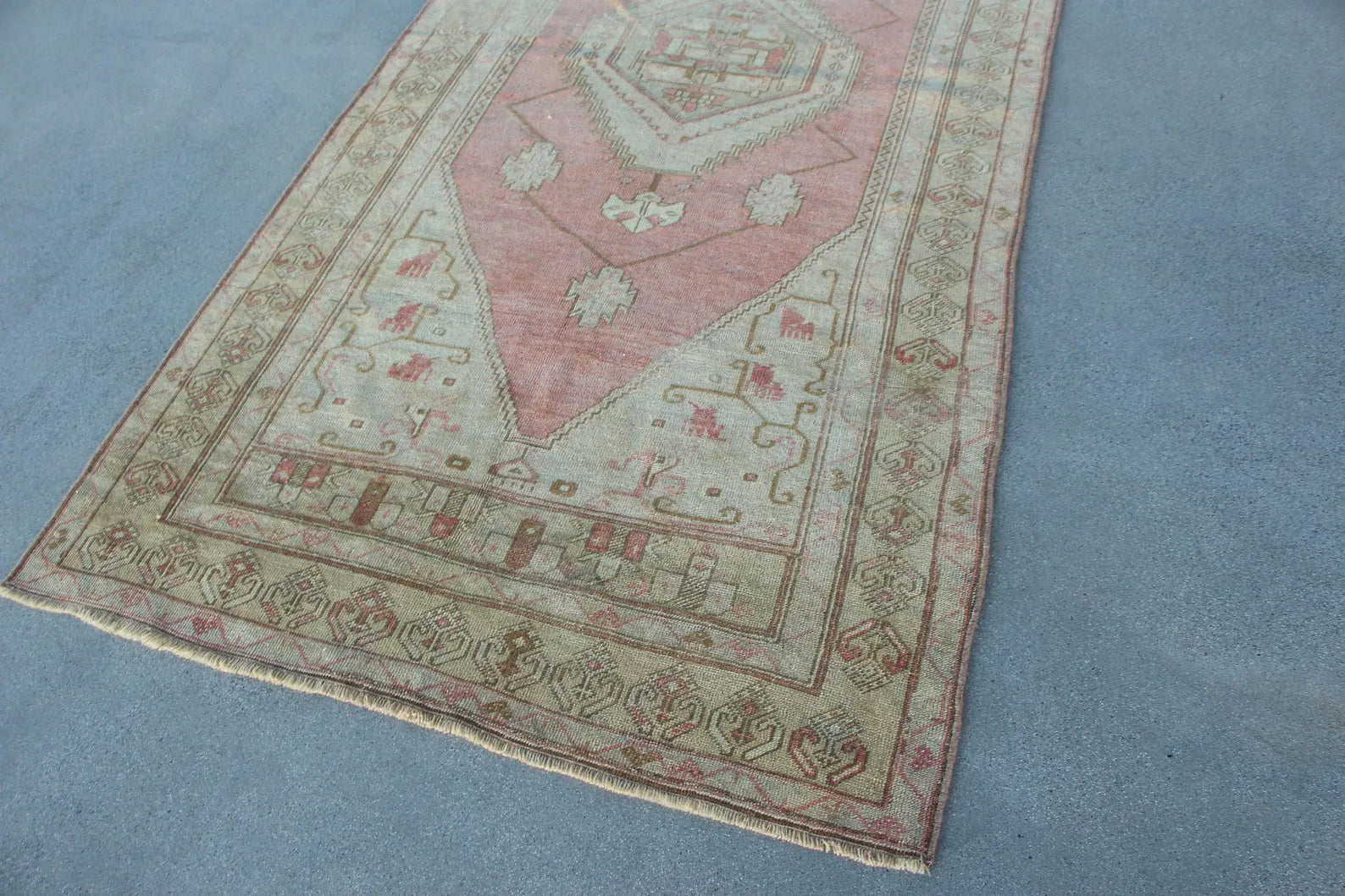 Vintage Turkish Accent Area rug 4.4 x 9 ft