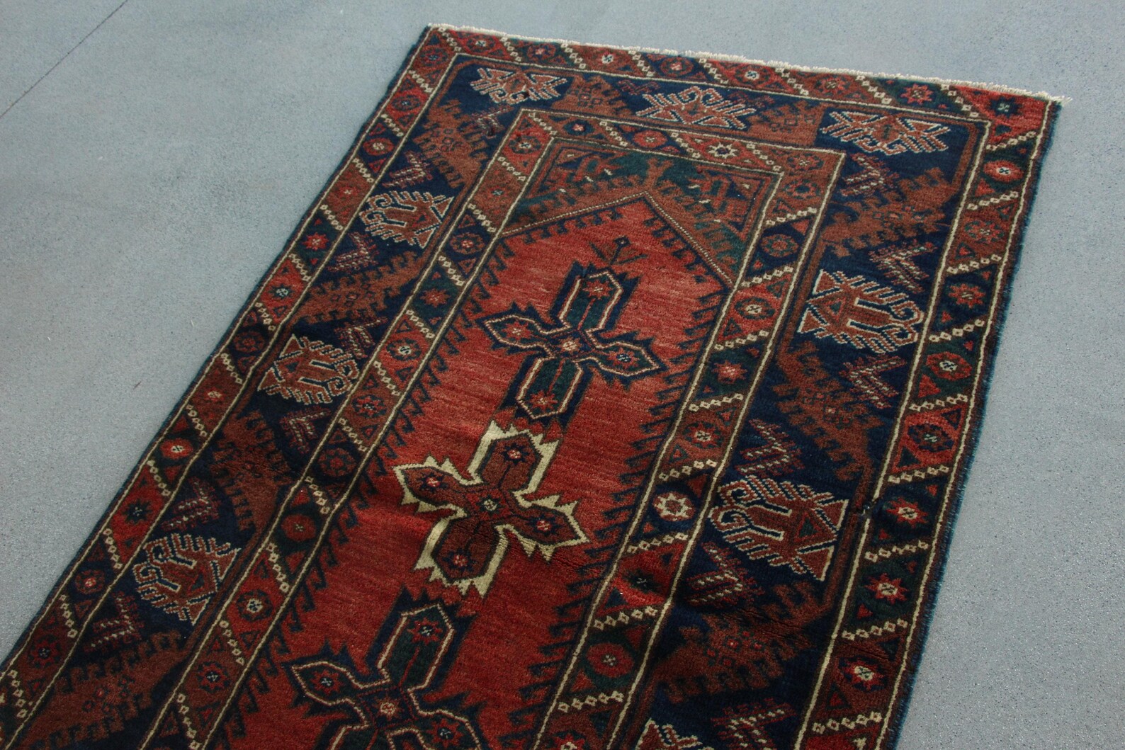 Vintage Turkish Accent Area rug 3.8 x 6.6 ft