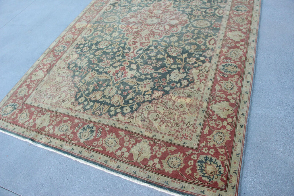 XL Vintage Turkish Accent Area rug 6.5 x 9.7 ft