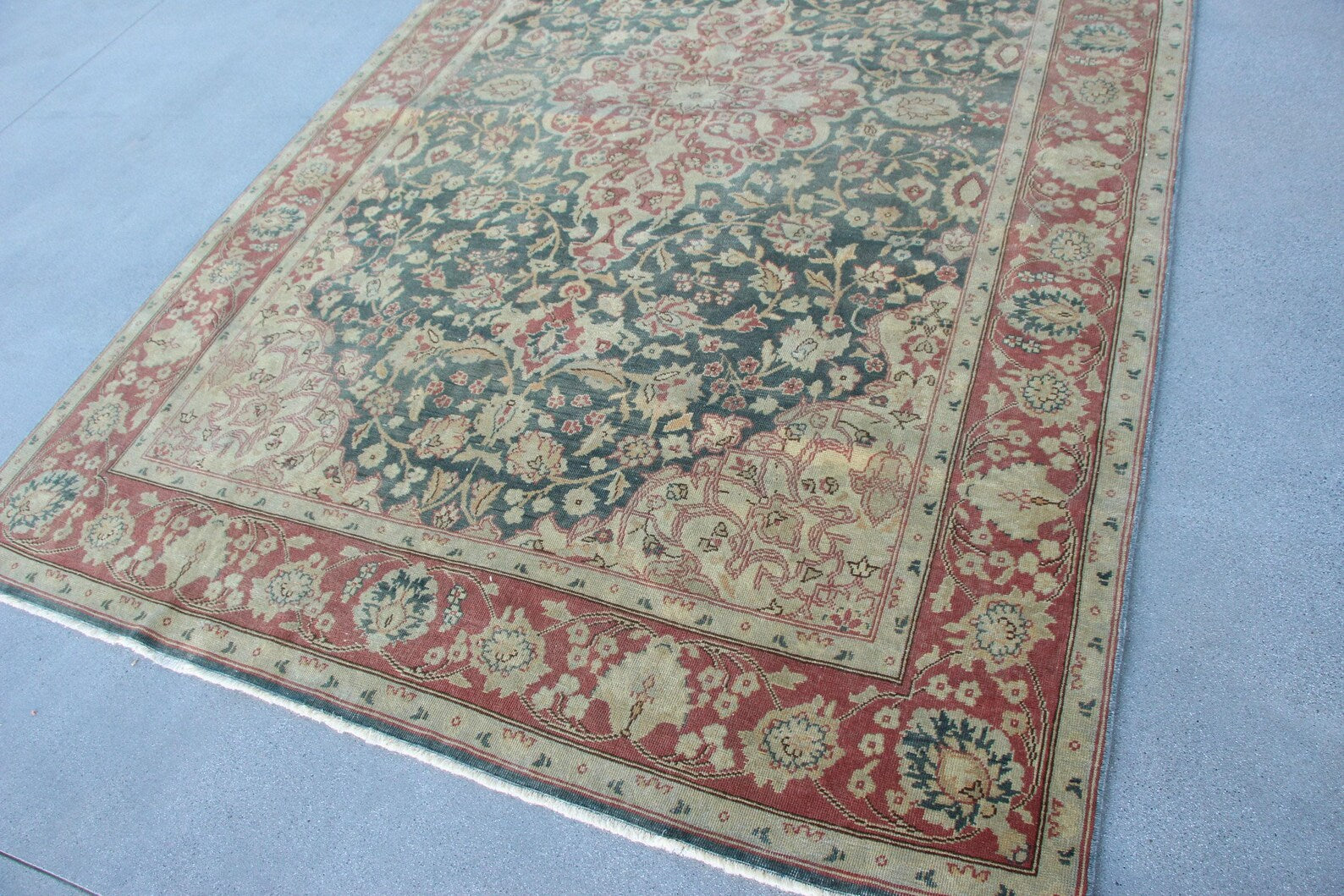 XL Vintage Turkish Accent Area rug 6.5 x 9.7 ft