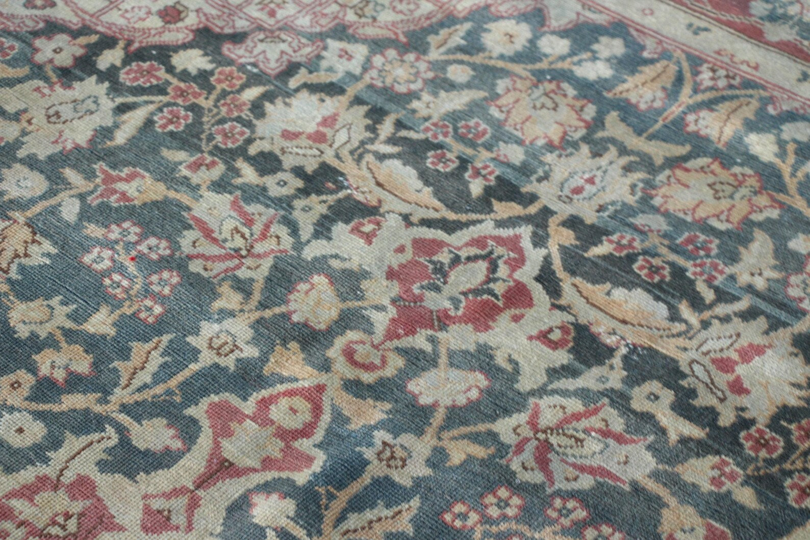 XL Vintage Turkish Accent Area rug 6.5 x 9.7 ft