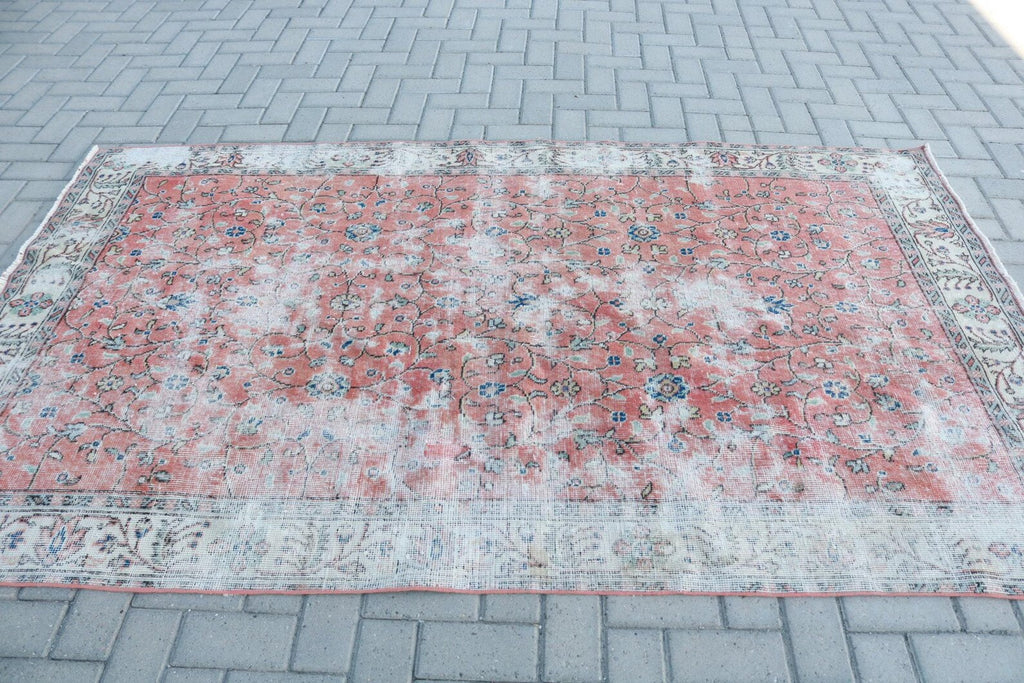 Vintage Turkish Accent Area rug 4.9 x 8.2 ft