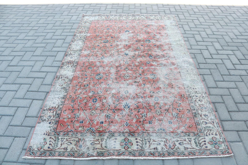 Vintage Turkish Accent Area rug 4.9 x 8.2 ft