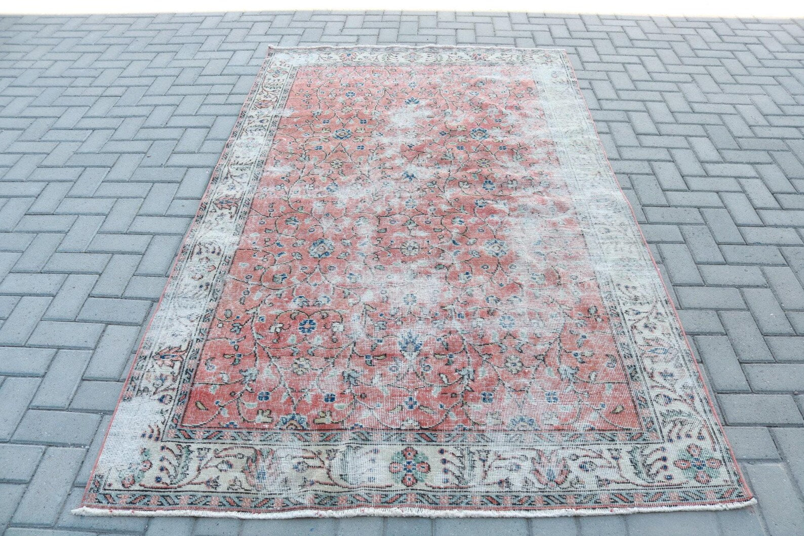 Vintage Turkish Accent Area rug 4.9 x 8.2 ft