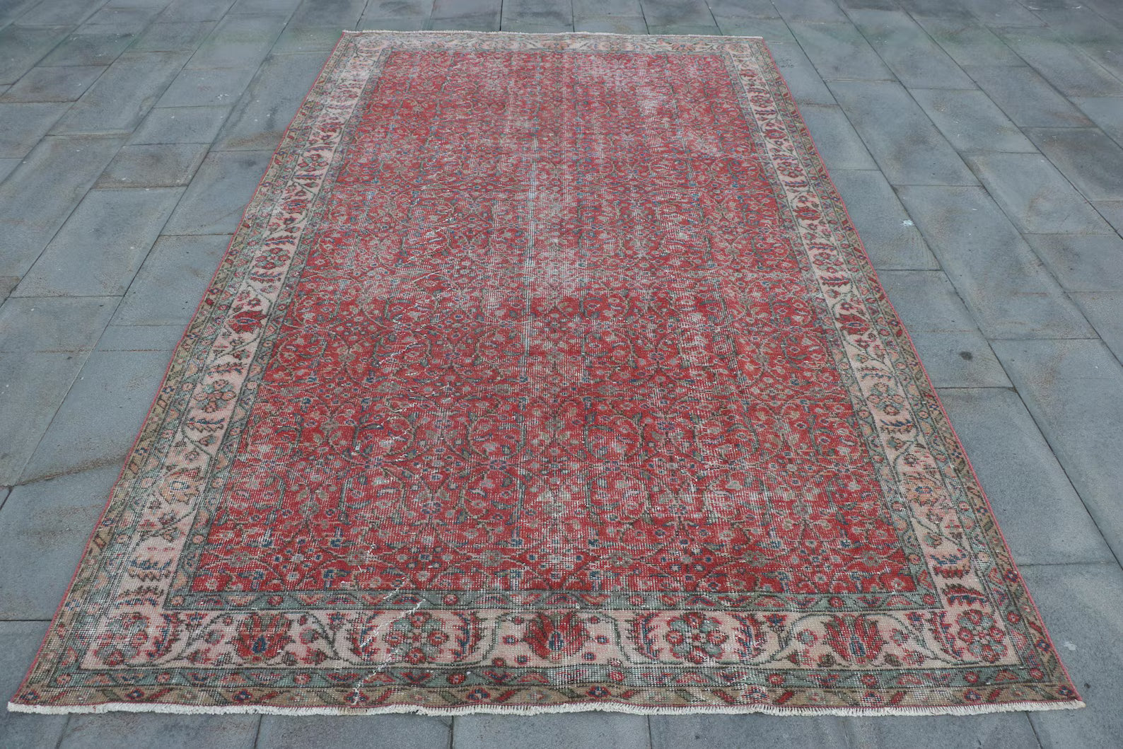 XL Vintage Turkish Accent Area rug 5.5 x 9.6 ft