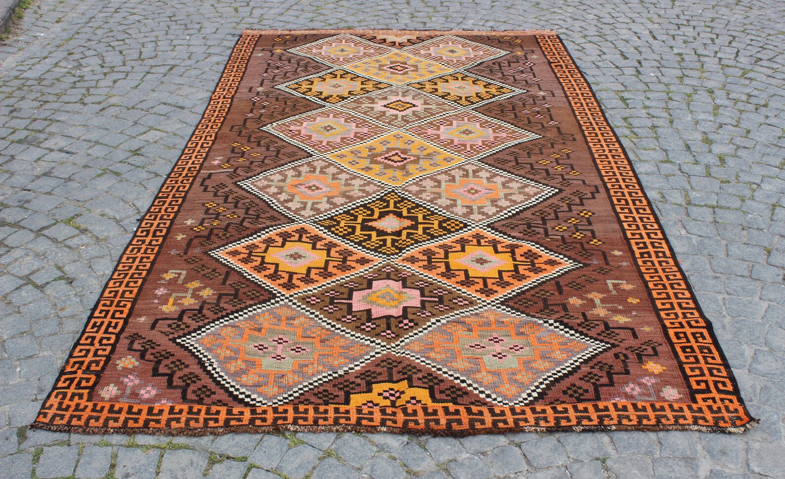 XL Vintage Turkish Accent Area Rug 5.6 x 10.2 ft
