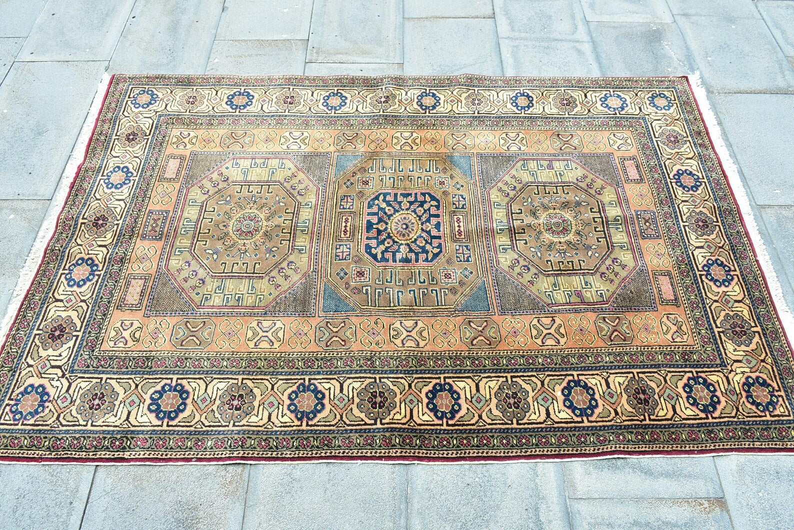 Vintage Turkish Accent Area rug 3.8 x 5.7 ft
