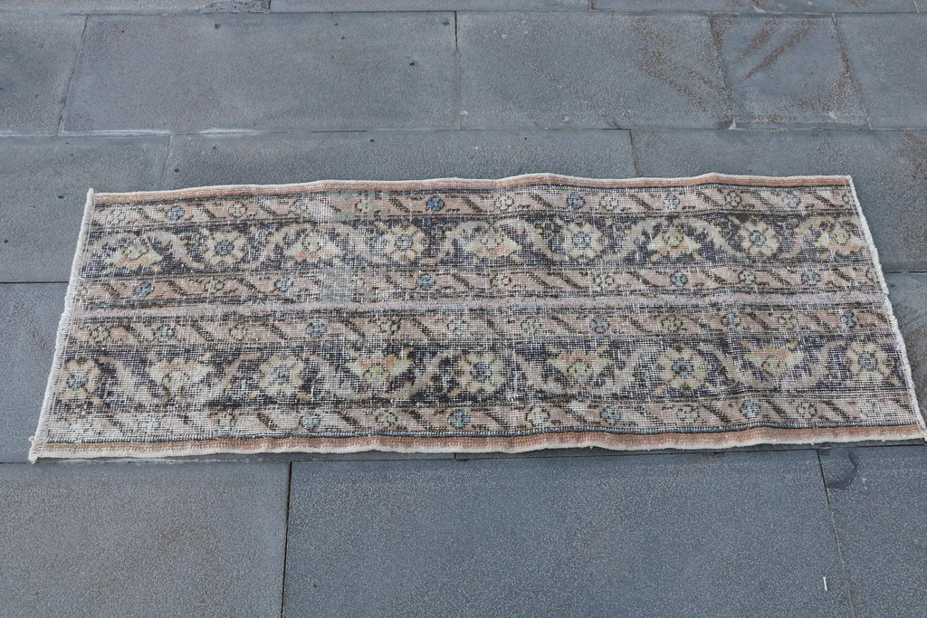 Vintage Turkish Runner Rug 1.5 x 4.2 ft