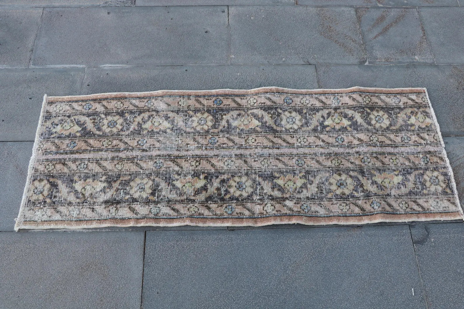 Vintage Turkish Runner Rug 1.5 x 4.2 ft