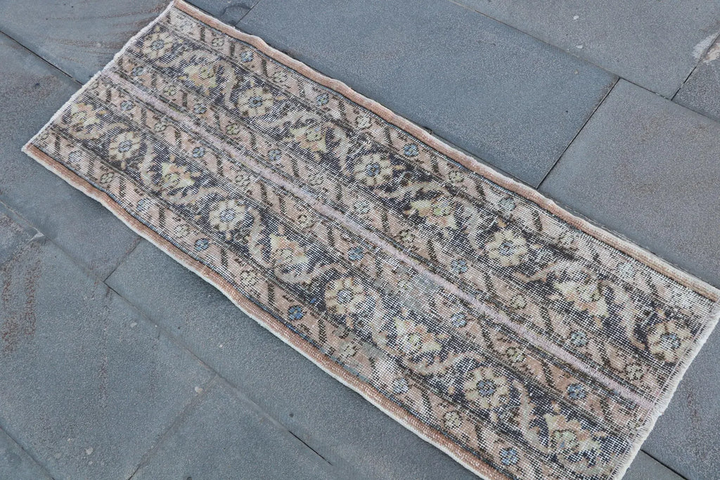 Vintage Turkish Runner Rug 1.5 x 4.2 ft