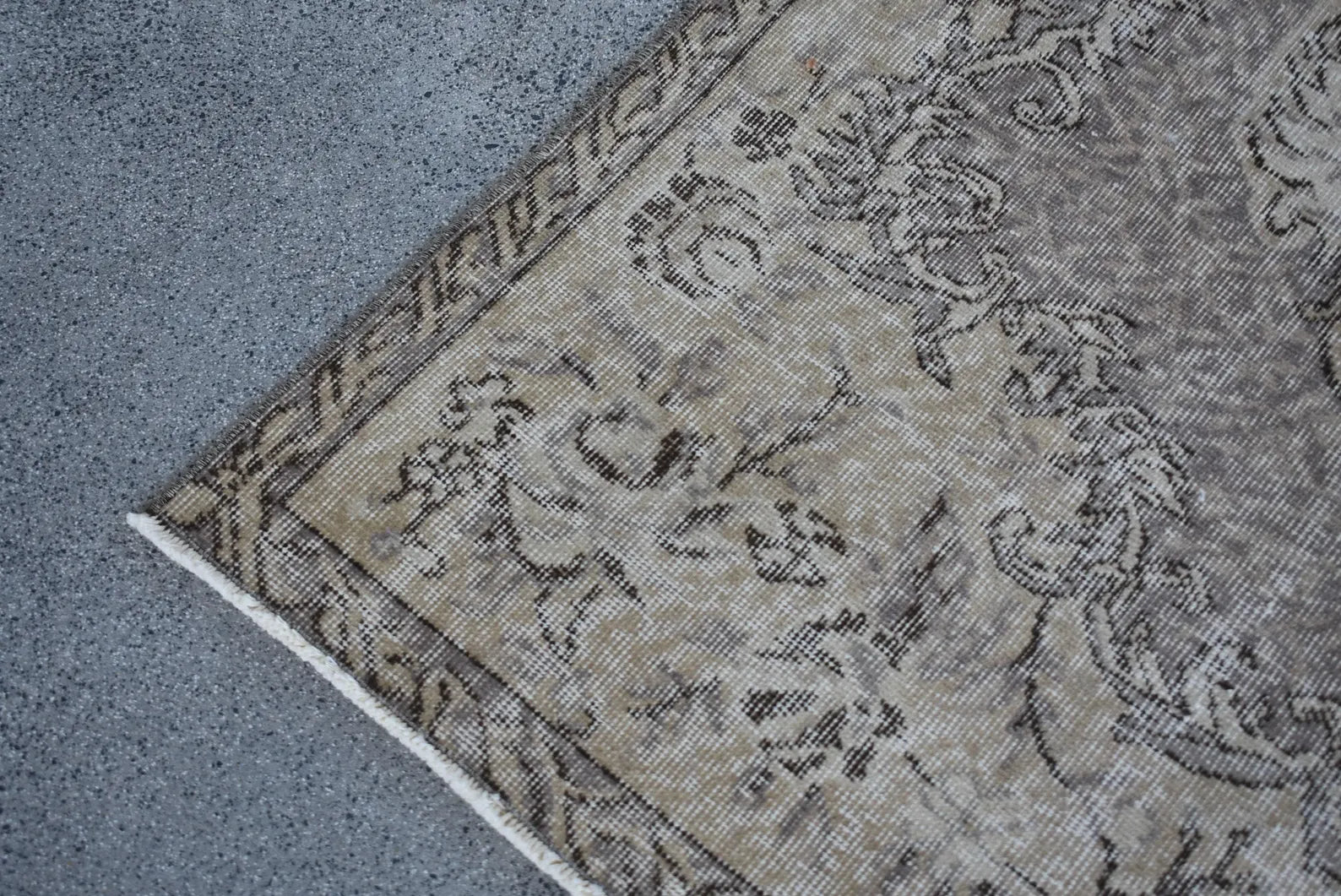 XL Vintage Turkish Accent Area Rug 5.1 x 8.5 ft
