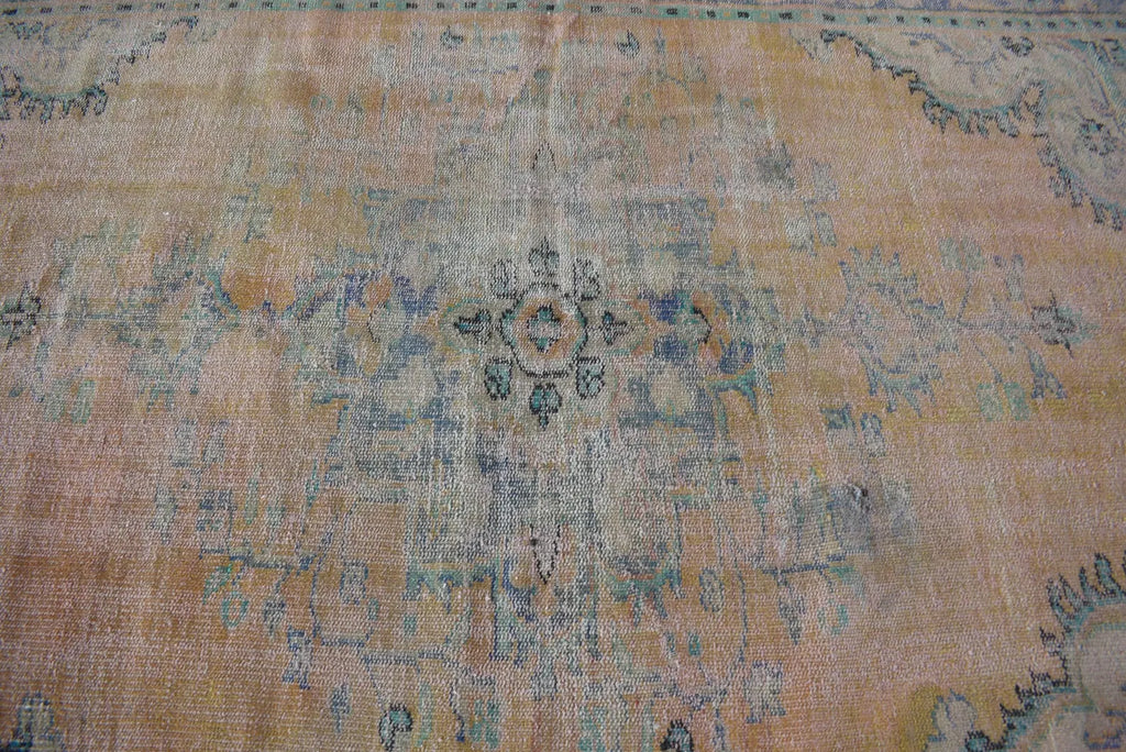 XL Vintage Turkish Accent Area Rug 5.3 x 9.1 ft