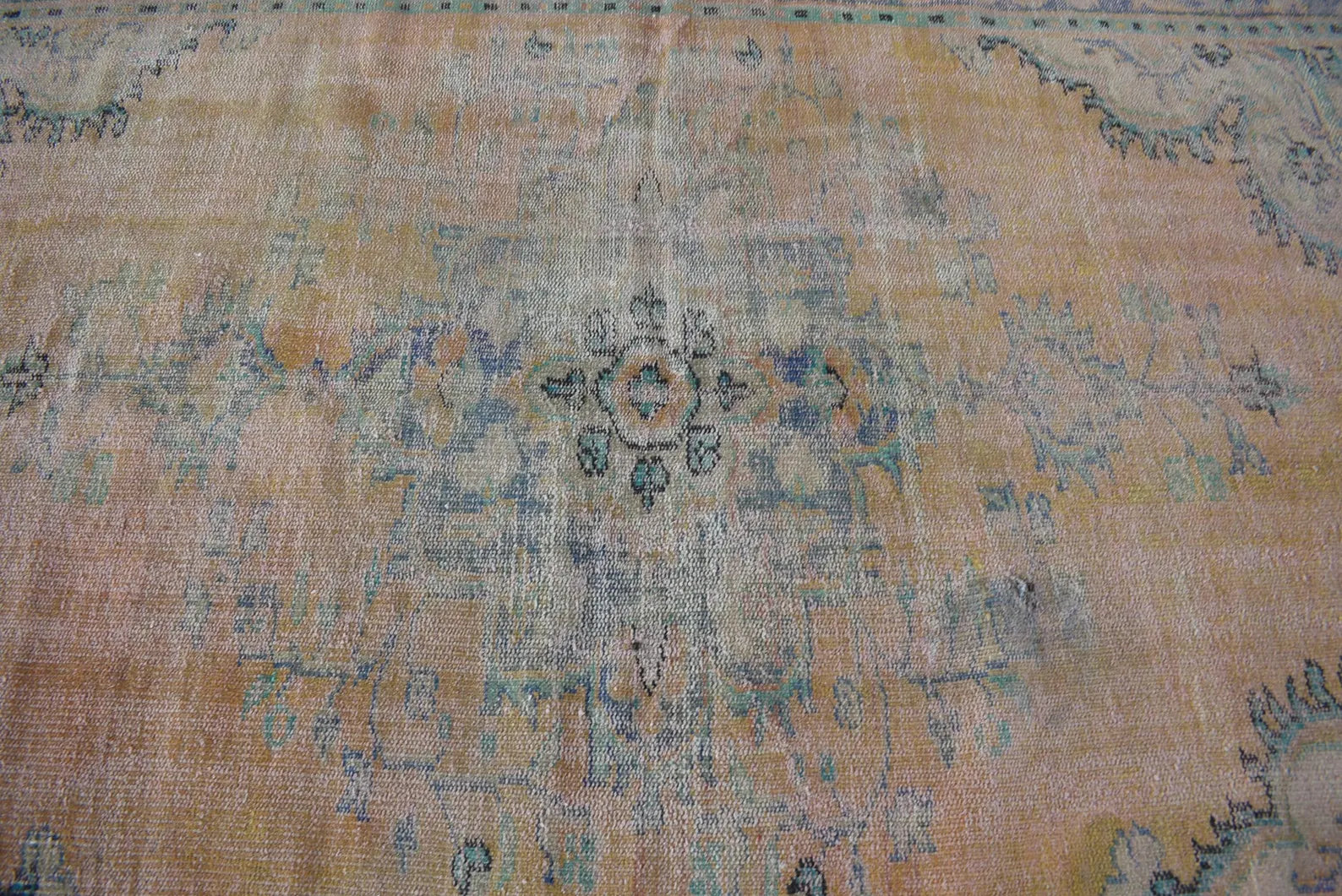XL Vintage Turkish Accent Area Rug 5.3 x 9.1 ft