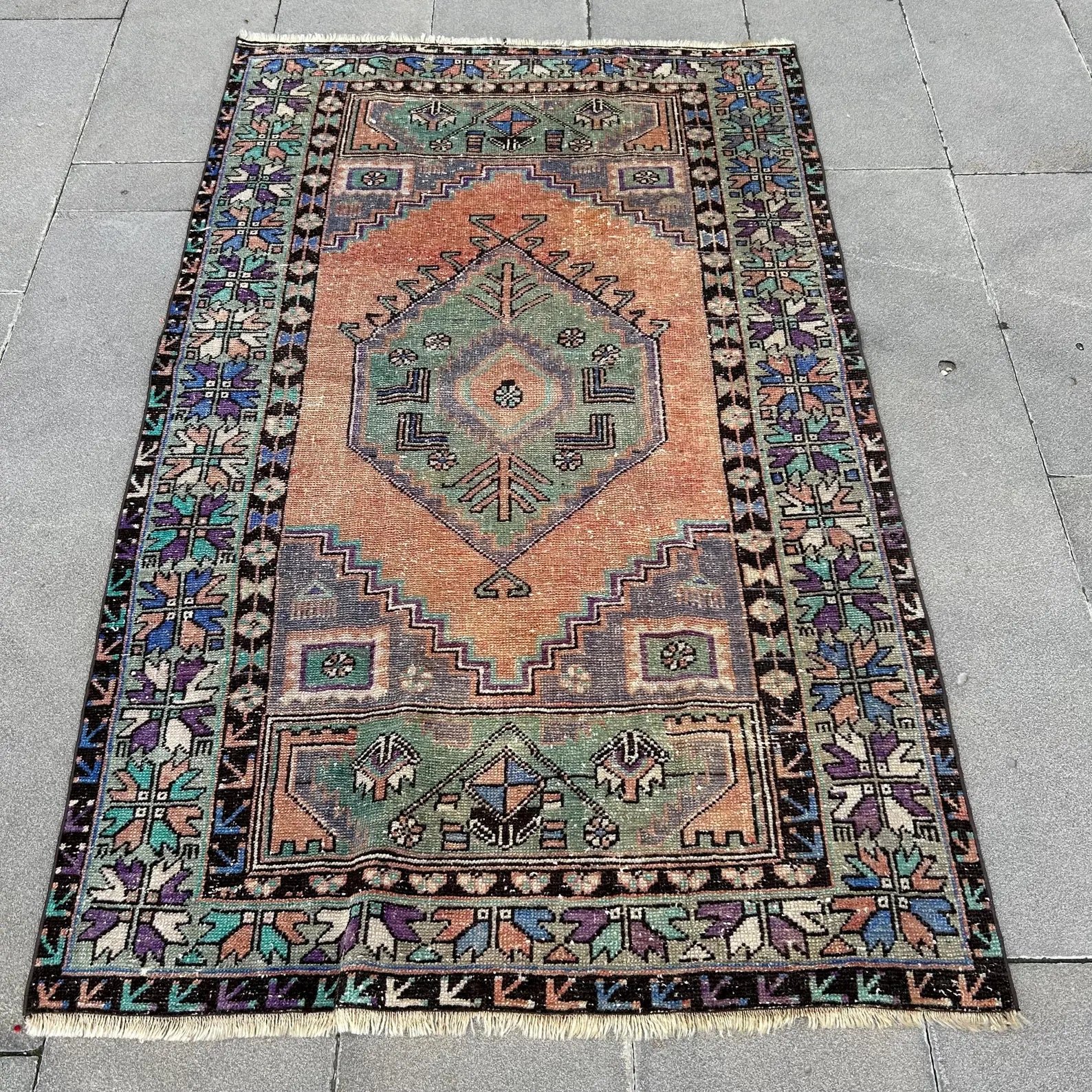 Vintage Turkish Accent Area rug 3.4 x 5.6 ft