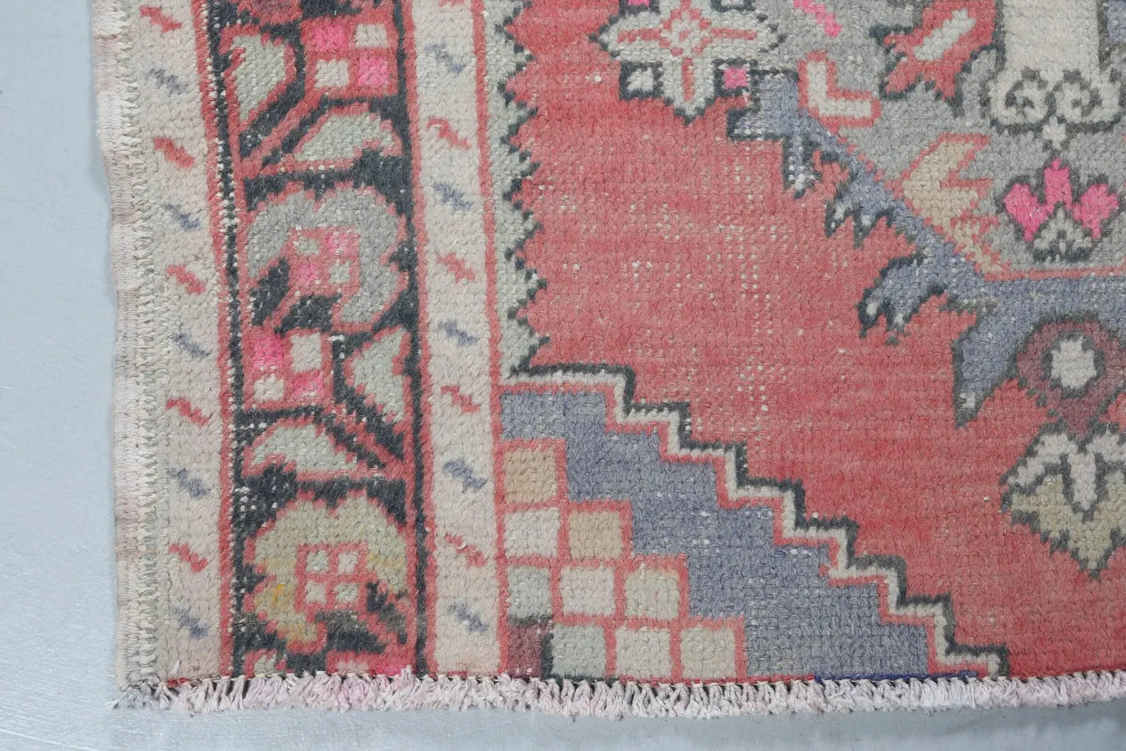 Vintage Turkish Runner Rug 3.2 x 7.5 ft