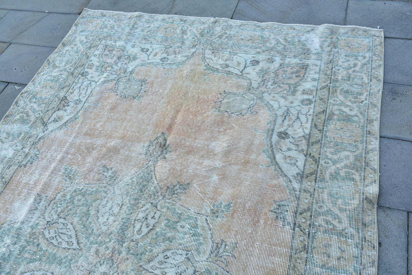 XL Vintage Turkish Accent Area Rug 5.7 x 8.9 ft