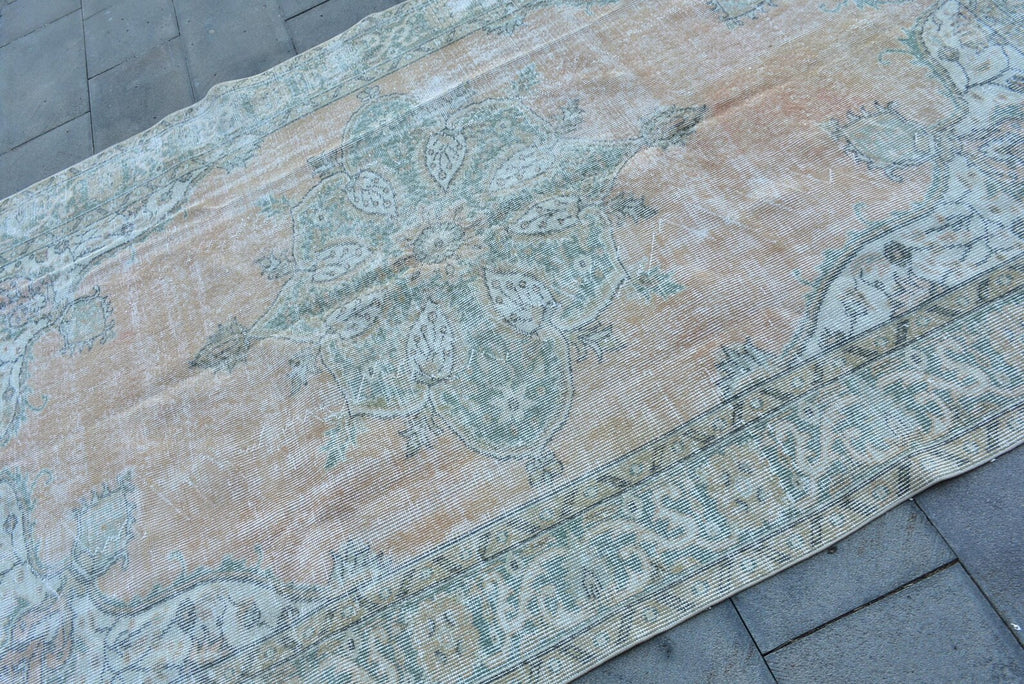 XL Vintage Turkish Accent Area Rug 5.7 x 8.9 ft
