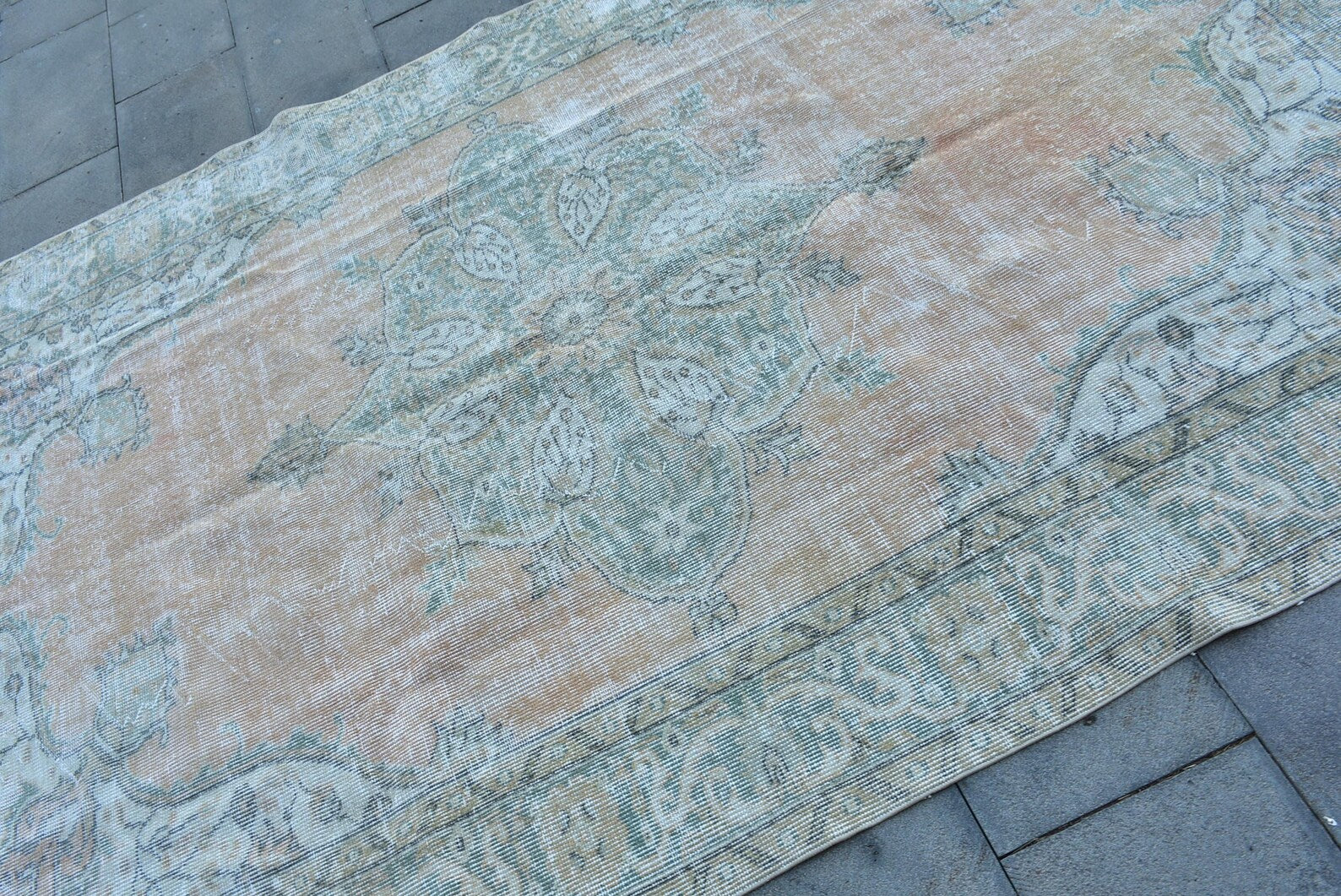 XL Vintage Turkish Accent Area Rug 5.7 x 8.9 ft