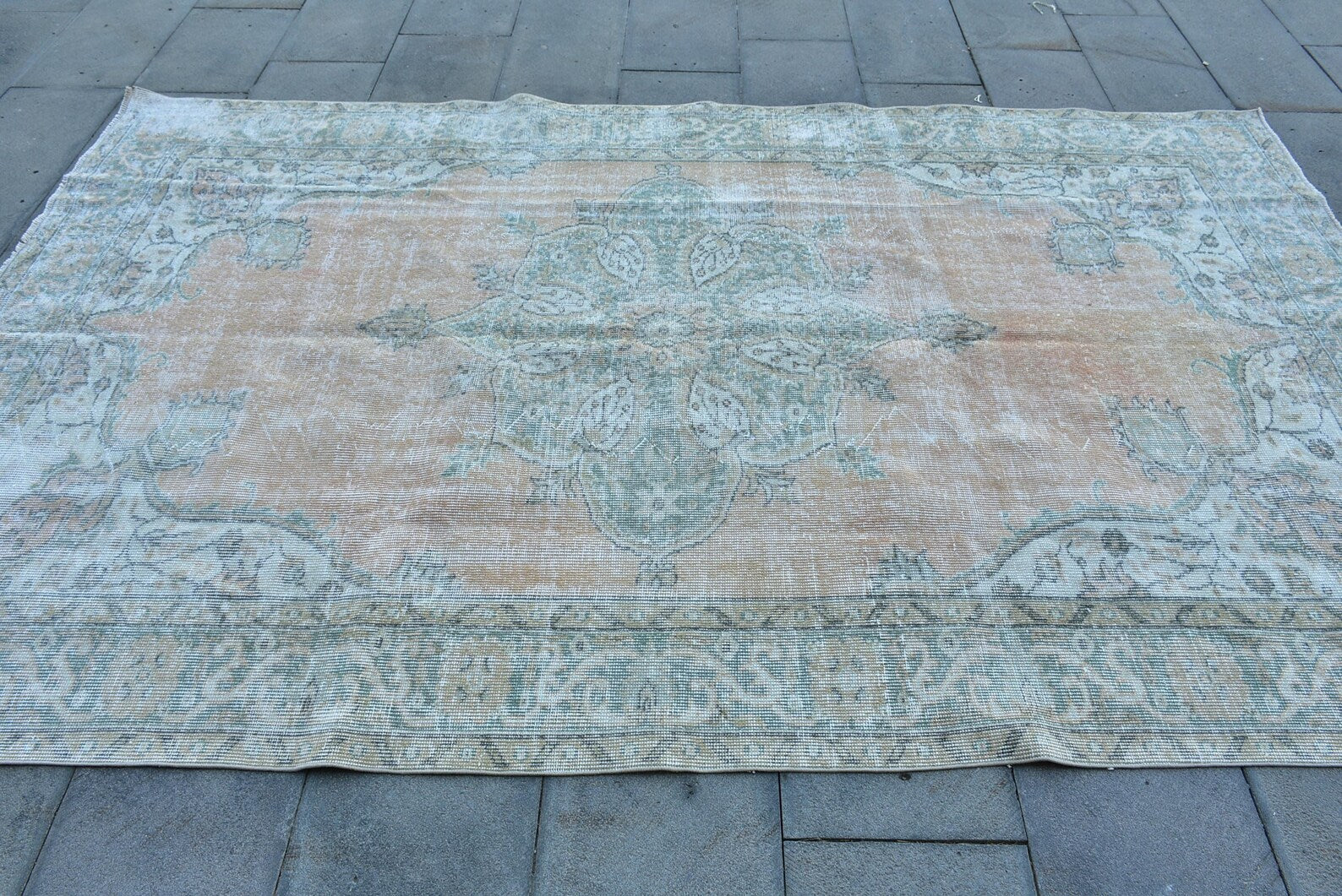 XL Vintage Turkish Accent Area Rug 5.7 x 8.9 ft