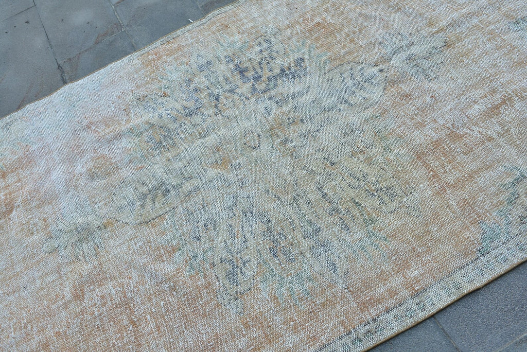 Vintage Turkish Accent Area rug 4.4 x 9.4 ft