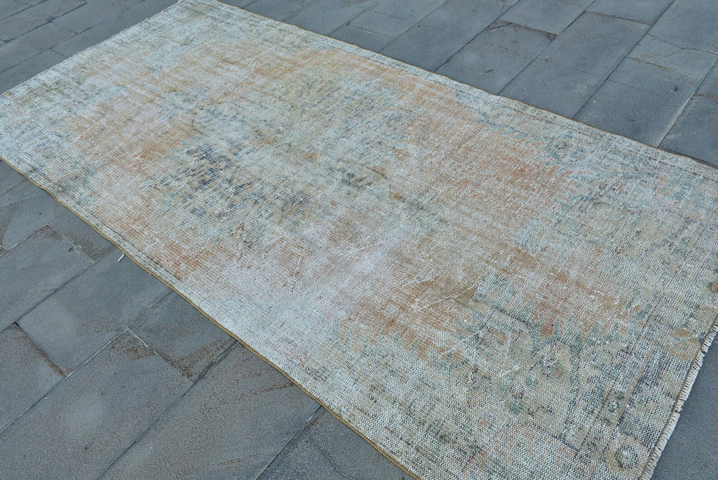 Vintage Turkish Accent Area rug 4.4 x 9.4 ft