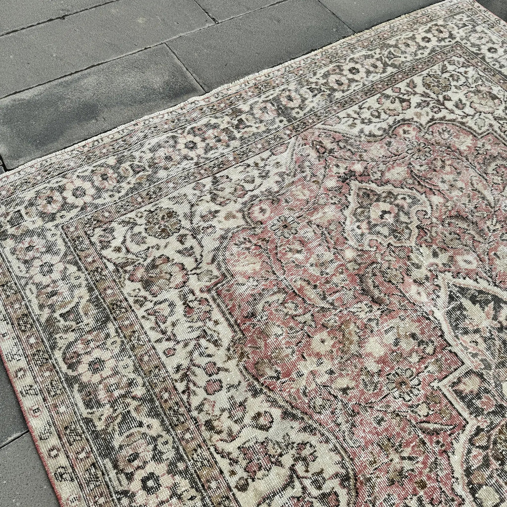 XL Vintage Turkish Accent Area Rug 6.6 x 9.9 ft