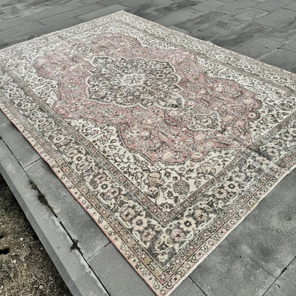 XL Vintage Turkish Accent Area Rug 6.6 x 9.9 ft