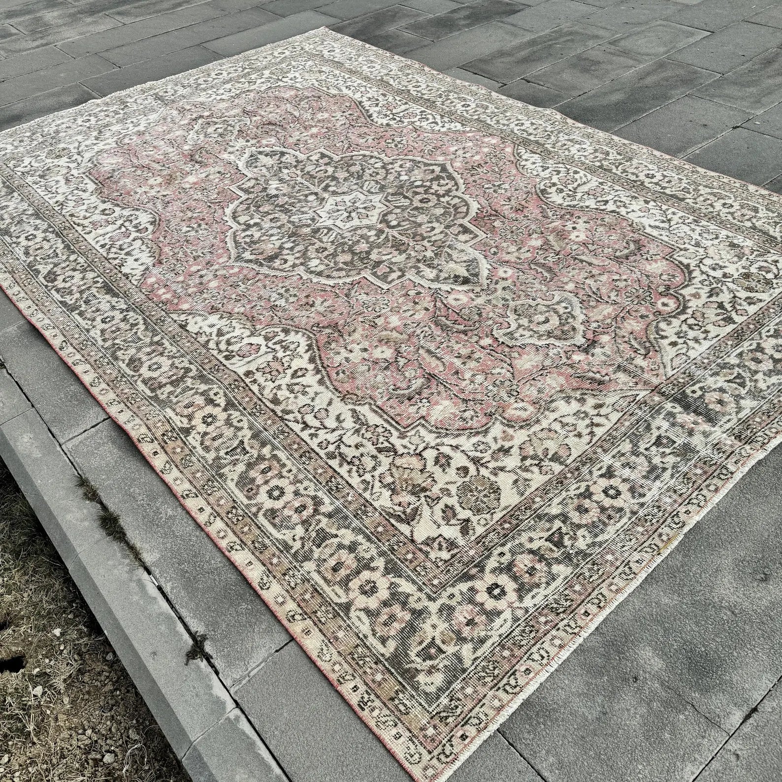 XL Vintage Turkish Accent Area Rug 6.6 x 9.9 ft