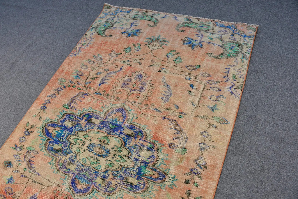 Vintage Turkish Accent Area rug 4.4 x 7.9 ft