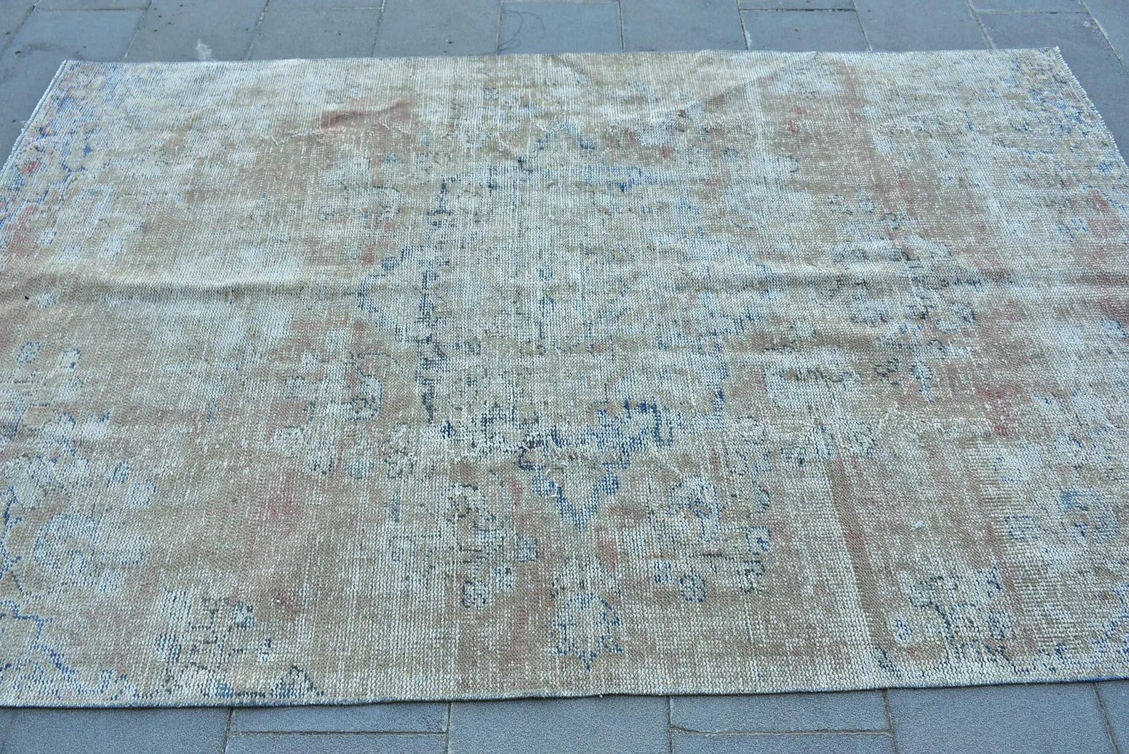 Vintage Turkish Accent Area rug 4.9 x 7.9 ft